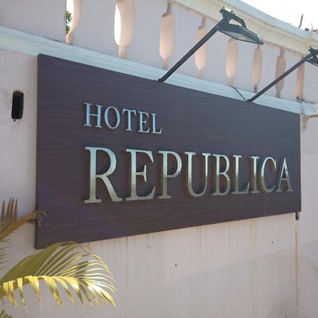 Hotel Republica Панаджи Экстерьер фото